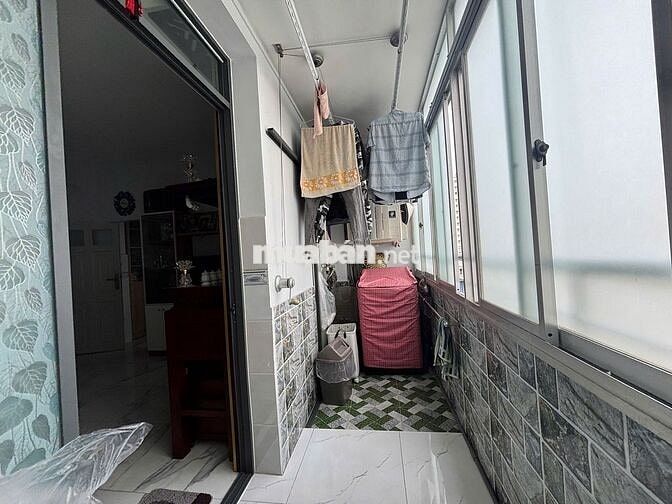 BÁN CĂN HỘ THANG MÁY 2PN TẠI 109 NGUYỄN BIỂU - GIÁ 2,85 TỶ