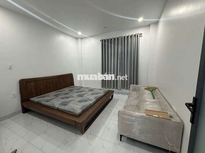 Nhà 1 trệt 2 lầu 4p ngủ gần VSIP 1,kế đường 22/12 có nội thất cơ bản