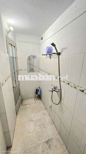 Cho thuê phòng trọ 22m có nóng lạnh, bếp, wc riêng, sân rộng giường tủ