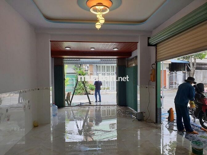 Bán nhà 2 mặt tiền nhựa kinh doanh ngay Phan Văn Hớn, Xuân Thới Thượng