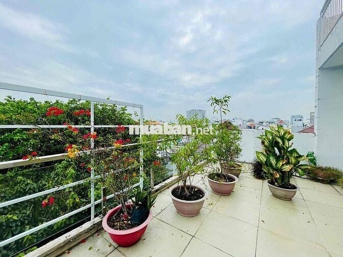 Siêu phẩm Penhouse bancon siêu rộng ngay khu ẩm thực Vạn Kiếp - ĐH ISB