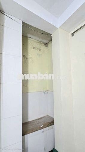 Cho thuê phòng trọ 22m có nóng lạnh, bếp, wc riêng, sân rộng giường tủ