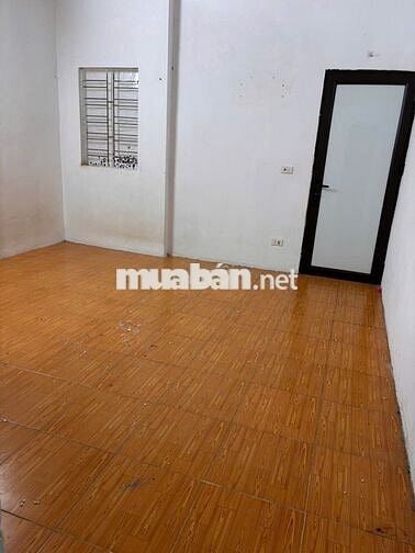Nhà ở nguyên căn 2 tầng: 1 khách, 2 ngủ dt 50m2