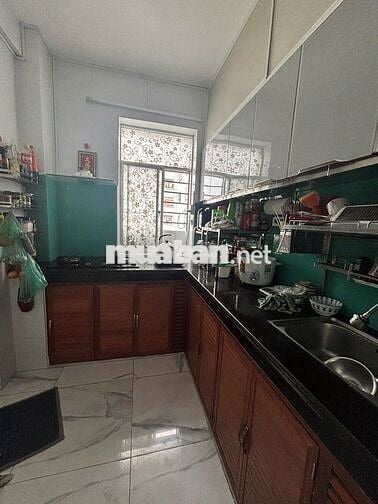 BÁN CĂN HỘ THANG MÁY 2PN TẠI 109 NGUYỄN BIỂU - GIÁ 2,85 TỶ