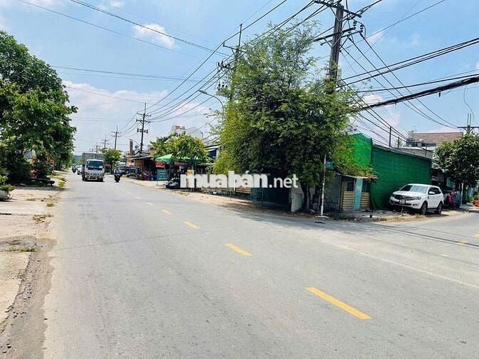 đất THỔ CƯ mặt tiền nhựa 8m,giá siêu NGỘP 670TR 240m2 xã Tân Phú Trung