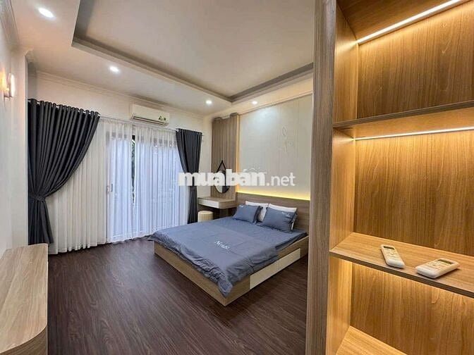 Chính chủ cho thuê nhà dịch vụ hàng bè,55m 3 tầng,vỉa hè rộng,hơn 10tr