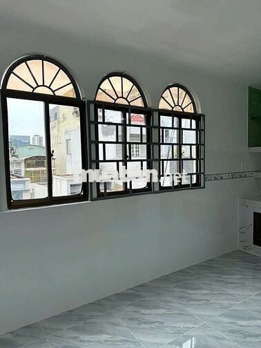 Bán căn chung cư quận 4, dt 50m2 (có thương lượng)