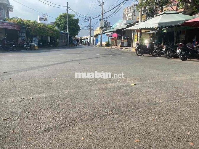 NHÀ LÔ GÓC MẶT TIỀN GẦN TKTQ KHU VIP BÌNH TÂN GIÁ CỰC TỐT