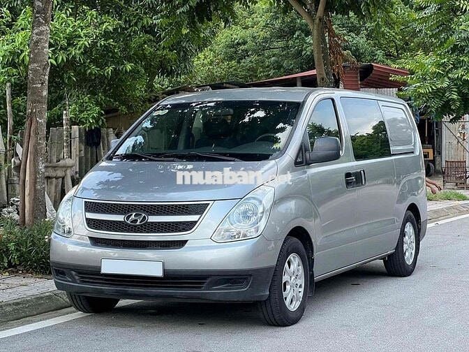 Hyundai Starex 2011 2.5D MT - 130000 km