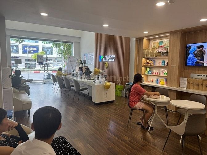 Cho thuê nhà 2 MT trước-sau: Cộng Hoà, p.13 Tân bình-DTSD:680m2