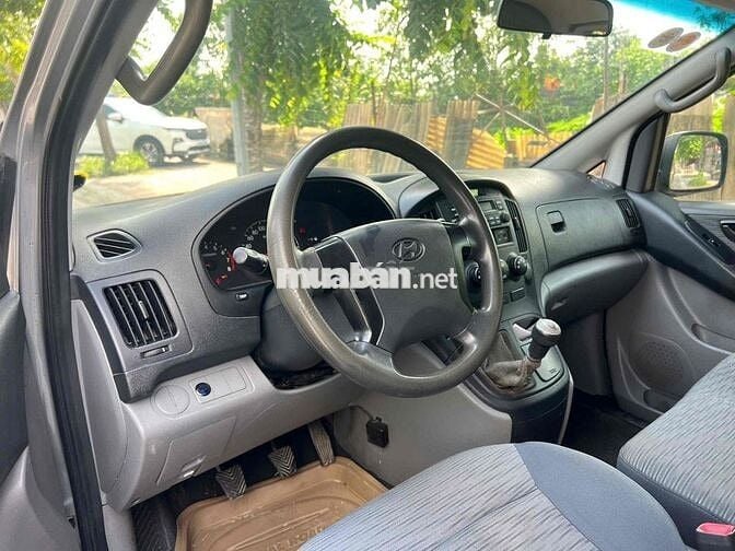 Hyundai Starex 2011 2.5D MT - 130000 km