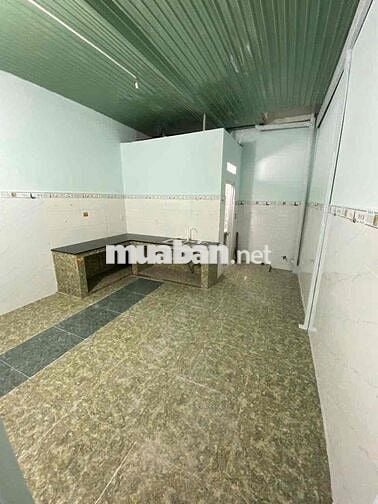 nhà 4x30m trống suốt có gác lửng 2 phòng ngủ 2wc, phù hợp cho may mặc