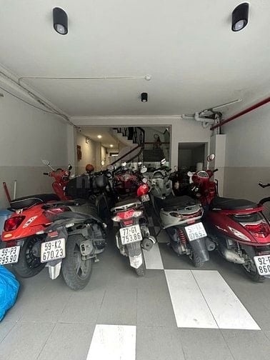 Cho thuê nhà 2 MT trước-sau: Cộng Hoà, p.13 Tân bình-DTSD:680m2