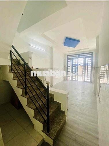 Nhà Mới Hẻm Xe Tải Đường Lạc Long Quân , Dt:4x16m