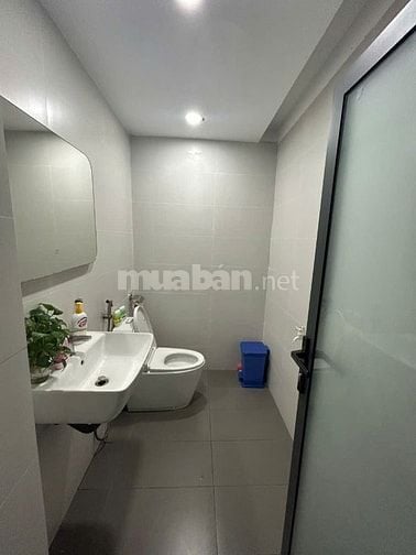 Cho thuê nhà 2 MT trước-sau: Cộng Hoà, p.13 Tân bình-DTSD:680m2