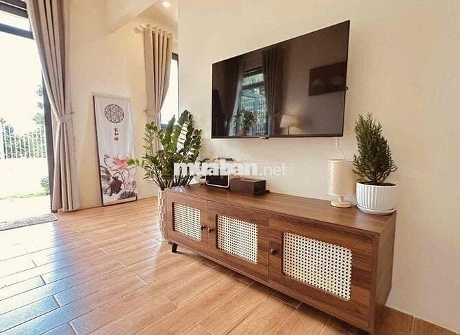 Chuyển nơi ở, bán lỗ lại lô đất 319m2 giá 699tr tặng nhà hiện đại