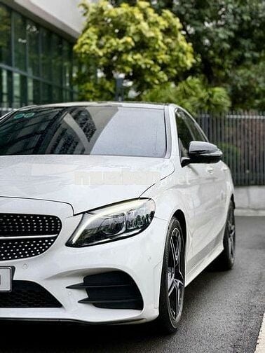 Mercedes Benz C300 AMG 2021 - 42000 km