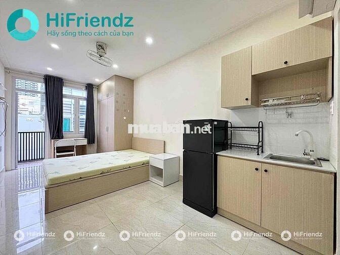 ĐẦU THÁNG TRỐNG STUDIO BAN CÔNG FULL NT - HẺM XE HƠI GẦN UEH CS B