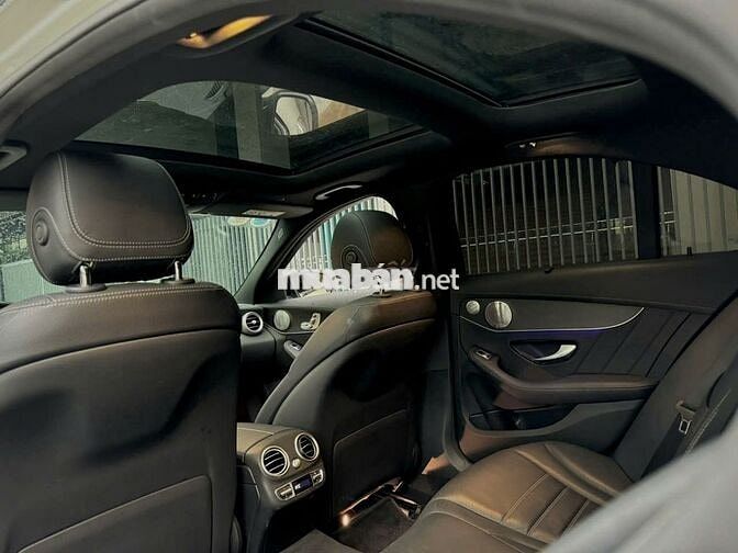 Mercedes Benz C300 AMG 2021 - 42000 km