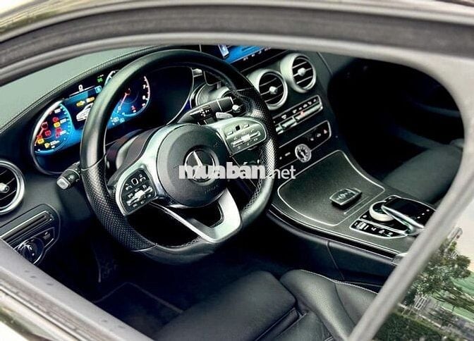 Mercedes Benz C300 AMG 2021 - 42000 km
