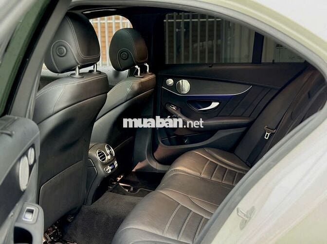 Mercedes Benz C300 AMG 2021 - 42000 km