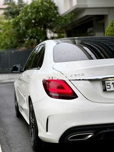 Mercedes Benz C300 AMG 2021 - 42000 km