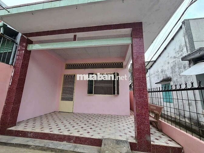 NHÀ HẺM BA GÁC CÁCH ĐƯỜNG XE TẢI 10M KHU VỰC AN NINH GẦN TRƯỜNG HỌC