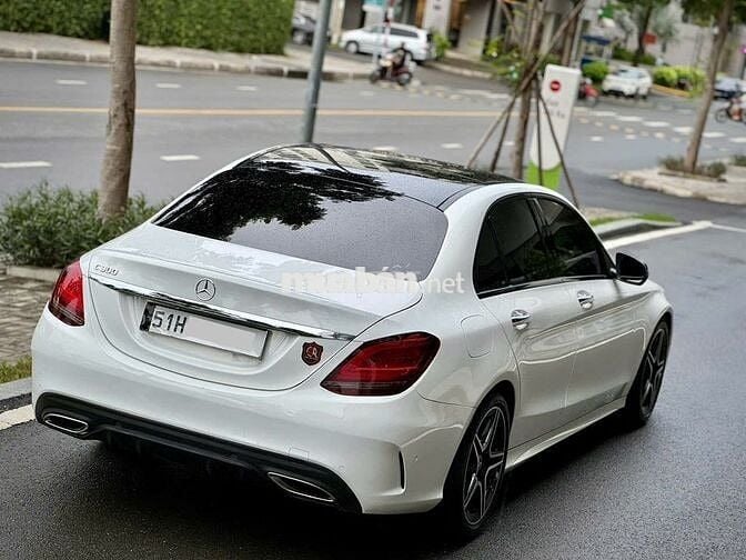 Mercedes Benz C300 AMG 2021 - 42000 km