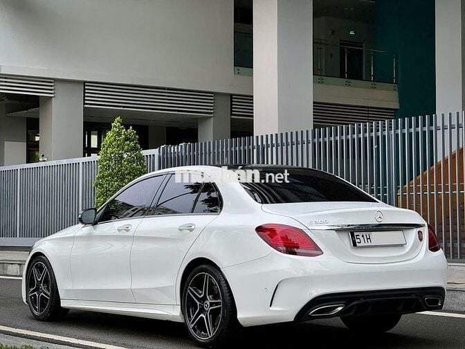 Mercedes Benz C300 AMG 2021 - 42000 km