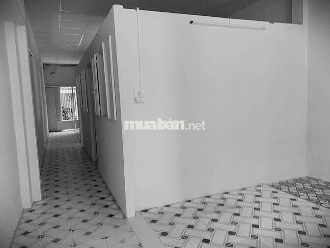 NHÀ HẺM BA GÁC CÁCH ĐƯỜNG XE TẢI 10M KHU VỰC AN NINH GẦN TRƯỜNG HỌC