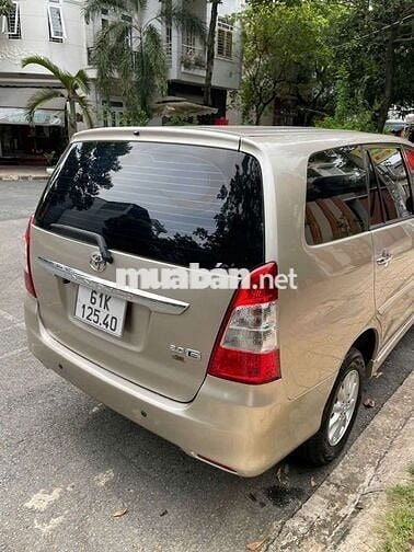 Cần bán gấp xe Toyota Innova 2013