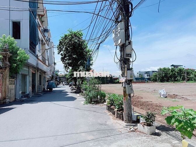 50m - Nhị Khê - Thường Tín , Ngõ Thông , ô tô chạy ầm ầm
