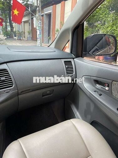 Cần bán gấp xe Toyota Innova 2013