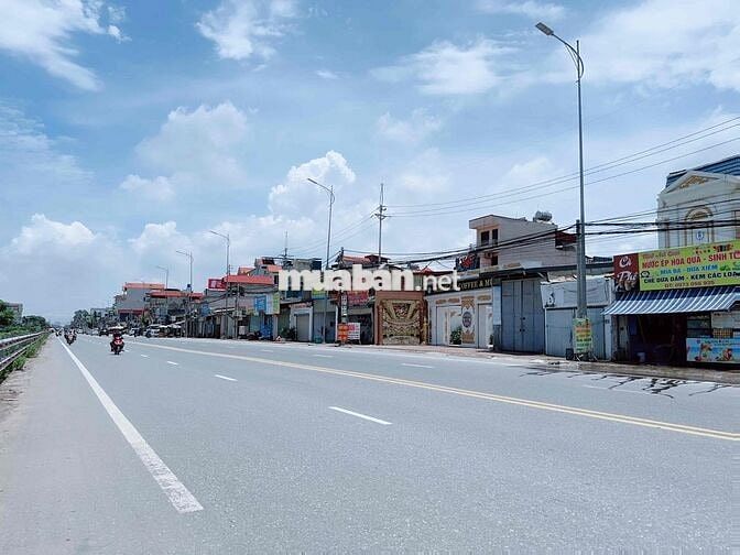 50m - Nhị Khê - Thường Tín , Ngõ Thông , ô tô chạy ầm ầm