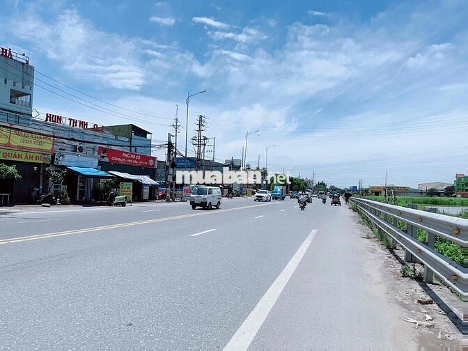 50m - Nhị Khê - Thường Tín , Ngõ Thông , ô tô chạy ầm ầm