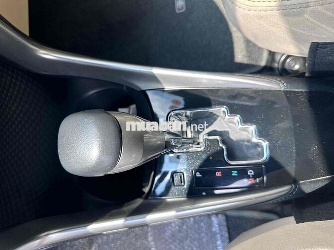 Toyota Yaris 2019 1.5G CVT - 27943 km