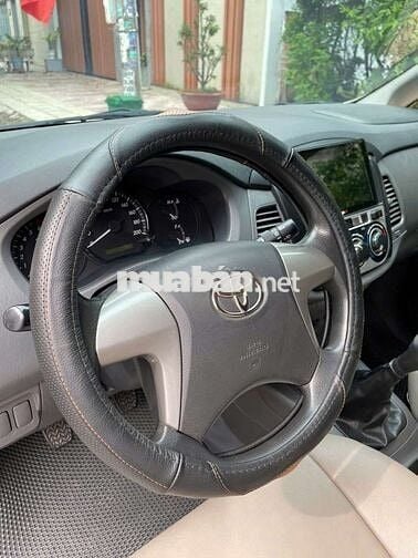Cần bán gấp xe Toyota Innova 2013