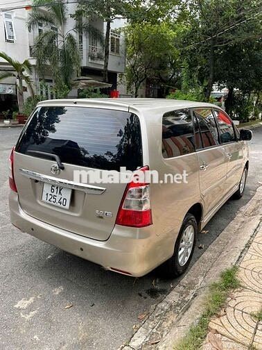Cần bán gấp xe Toyota Innova 2013