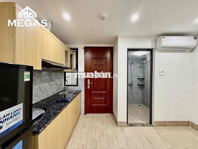 CHO THUÊ STUDIO BAN CÔNG CỬA SỔ FULL NỘI THẤT NGAY ĐƯỜNG PHẠM VĂN ĐỒNG