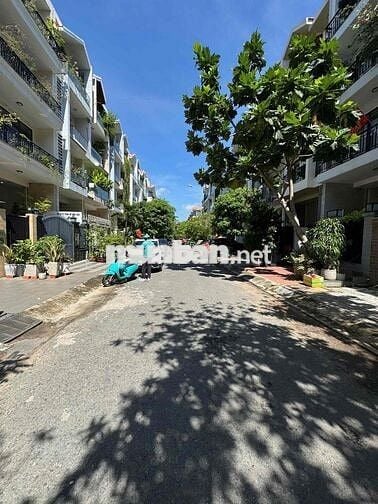 Chính chủ cho thuê nhà phố KDC Him Lam ở & Kinh doanh văn phòng rất ok