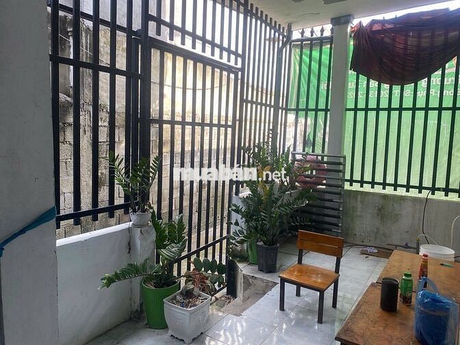 NHÀ XƯỞNG NGỘP CẦN BÁN -  VỊ TRÍ GẦN TRUNG TÂM