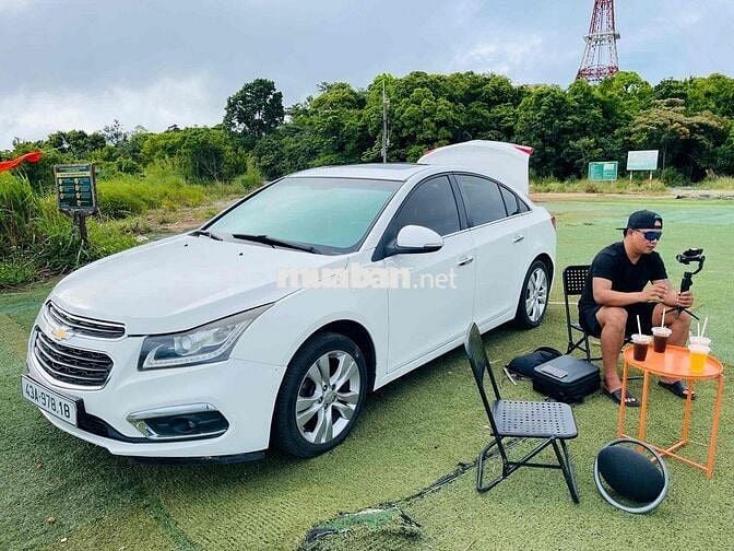Chevrolet Cruze 2016 LTZ - xe fom cuối bi led 1.8