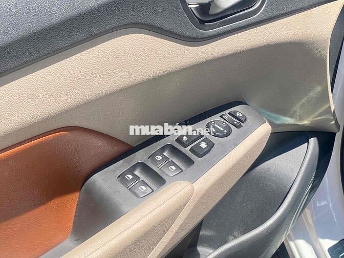 Hyundai Accent 2024 1.4 MT bản đủ