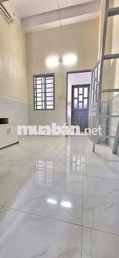 Duplex gác cao 1m8 cách VHU 1,5km 35m2 ở 3 bạn thang máy bảo vệ GIÁ 4🍠
