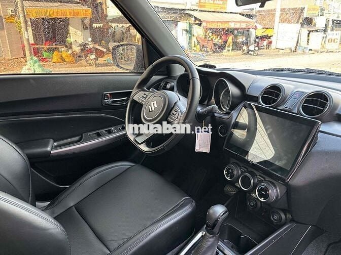 Suzuki Swift 2023 - 12600 km