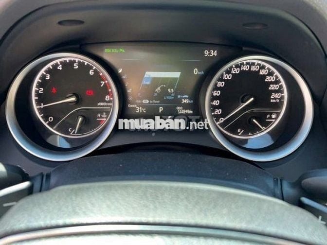Toyota Camry 2024 2.5Q - 120000 km