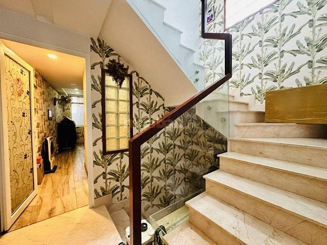 ĐỊNH CƯ THỤY SĨ NÊN ĐẺ GIÁ 6TỶ2 CĂN TRẦN HƯNG ĐẠO THẤP HƠN 5% CƠ HỘI