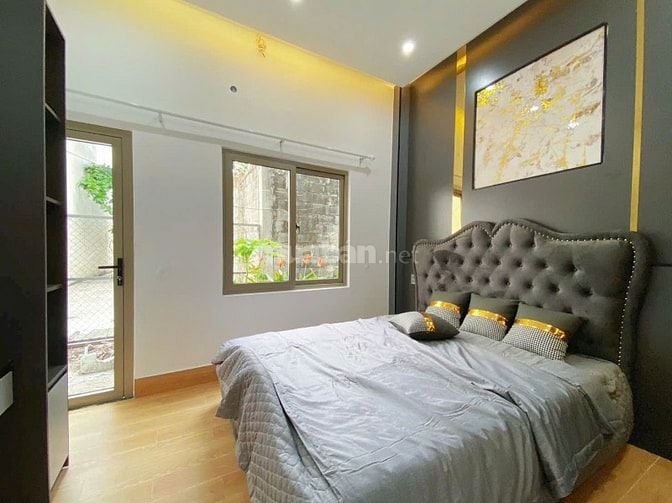nhà mặt tiền  đường phù đổng hướng đông