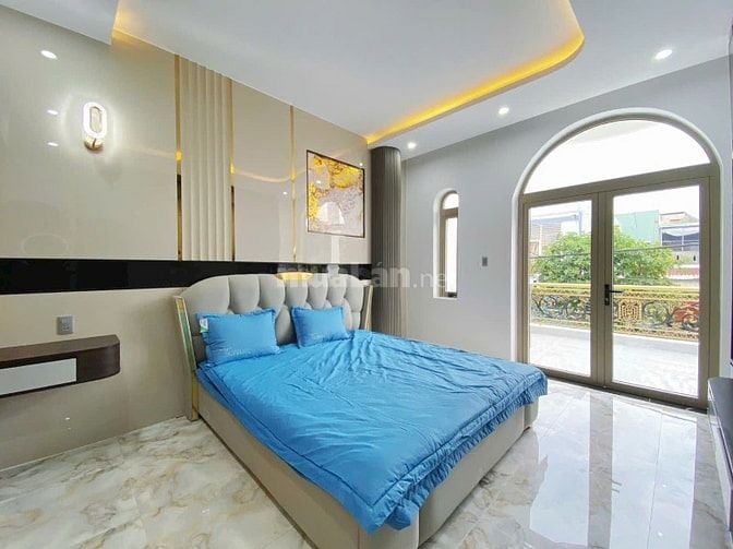 nhà mặt tiền  đường phù đổng hướng đông