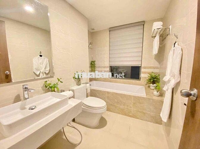 Saigon Royal, Căn Góc 3PN,View Sông Bitexco, 115m2,